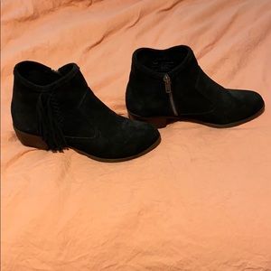 Minnetonka black fringe booties